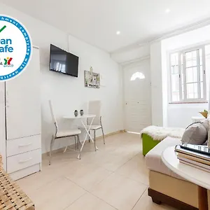 a40-castle-arch-studio.hotelaalgarve.com/